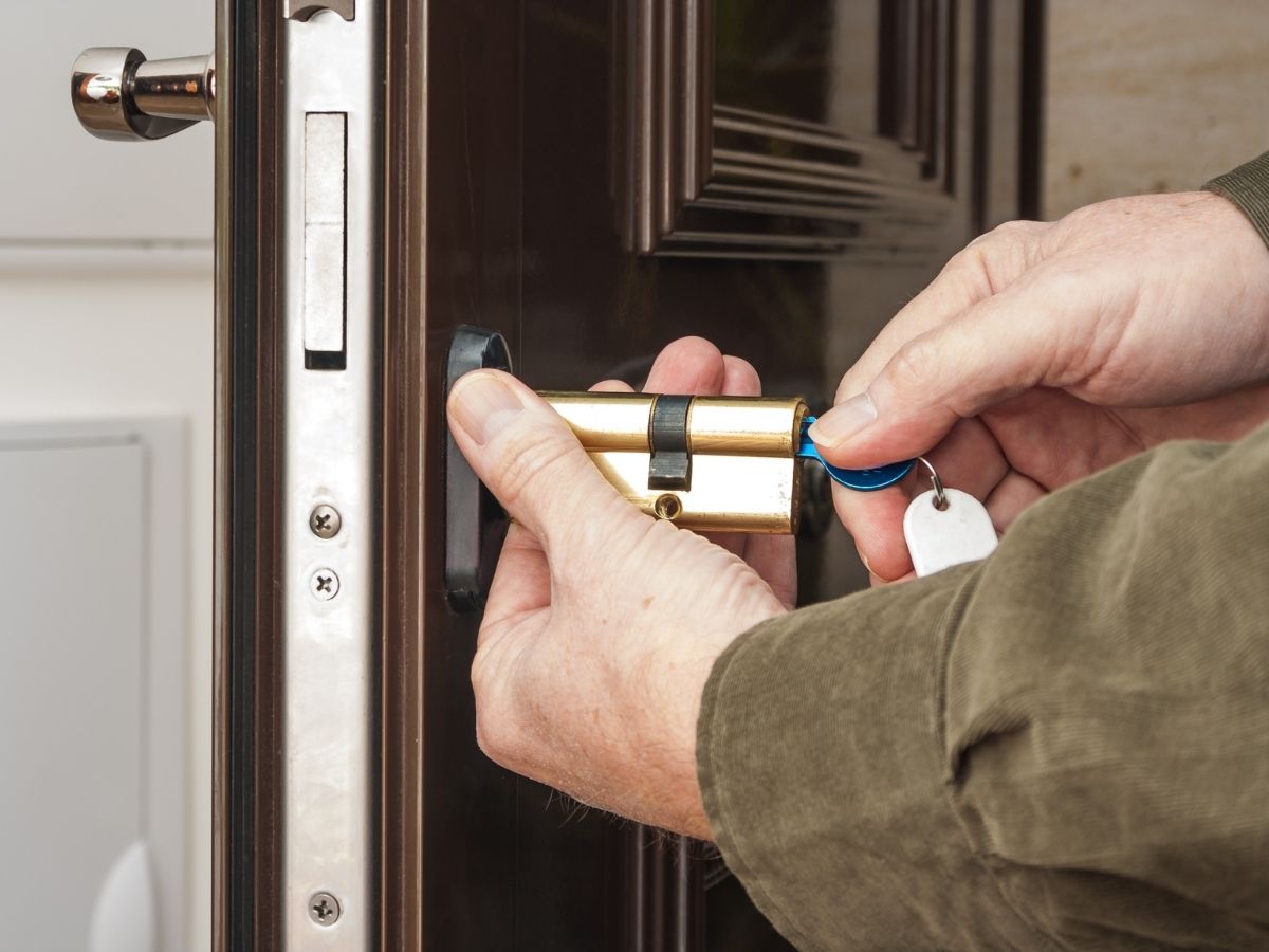 rekeying-services-milwaukee near you milwaukee automotive locksmith